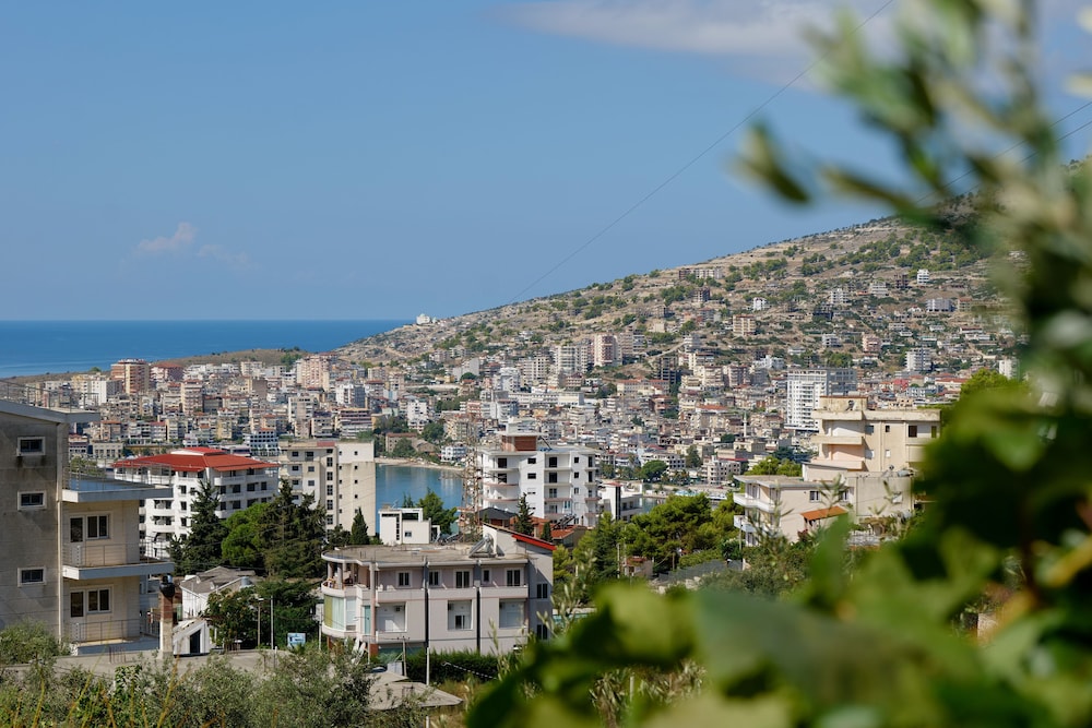 Stunning 2-bed Apartment in Sarandë