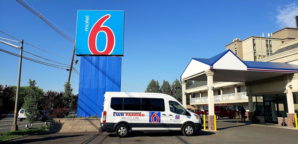 Motel 6 Elizabeth, NJ - Newark Liberty Intl Airport view 3