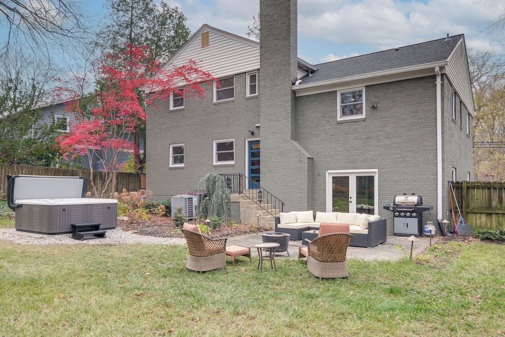 Upscale Family Retreat Near DC & Georgetown!
