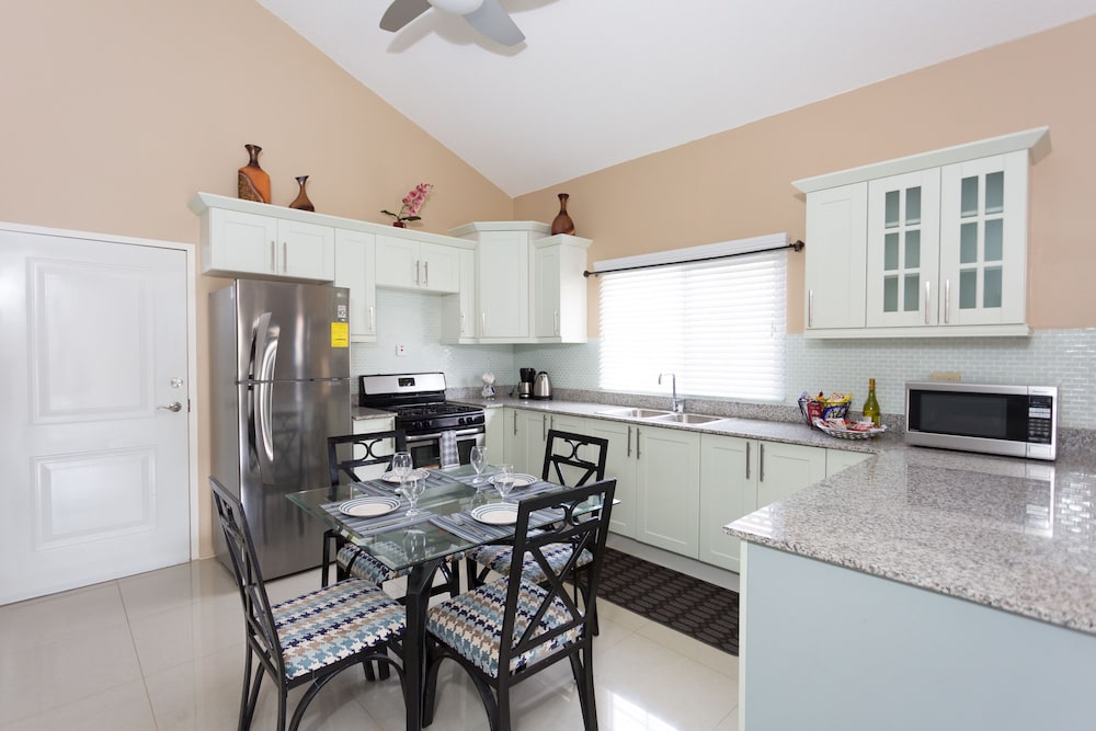 The Country Club Villa II