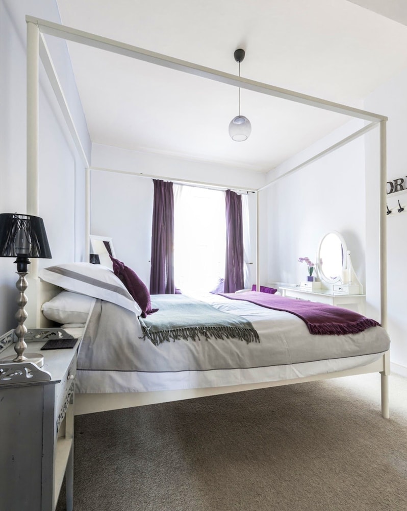 Sherborne Vacations - Printers Court 3 - Property Image 17