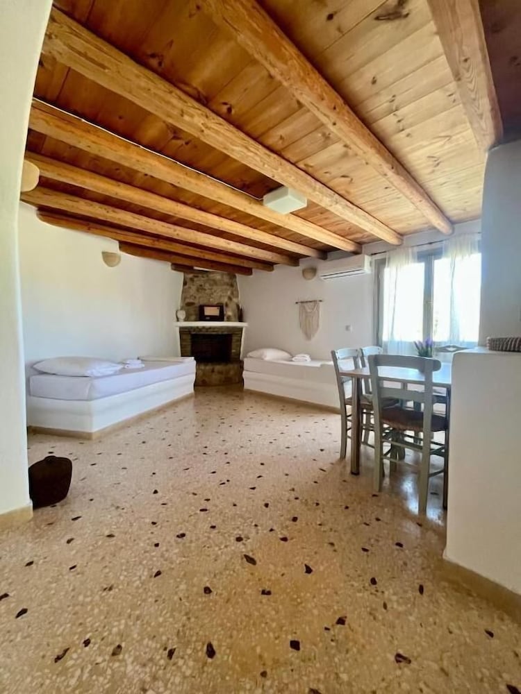 Casa Paros