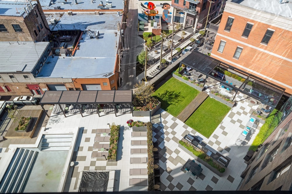 High-end 1BR Fulton Market Panoramic Views