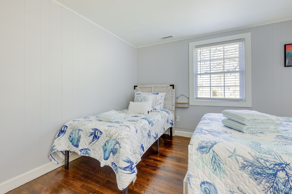 2 Mi to Craigville Beach: Hyannis Home w/ Deck