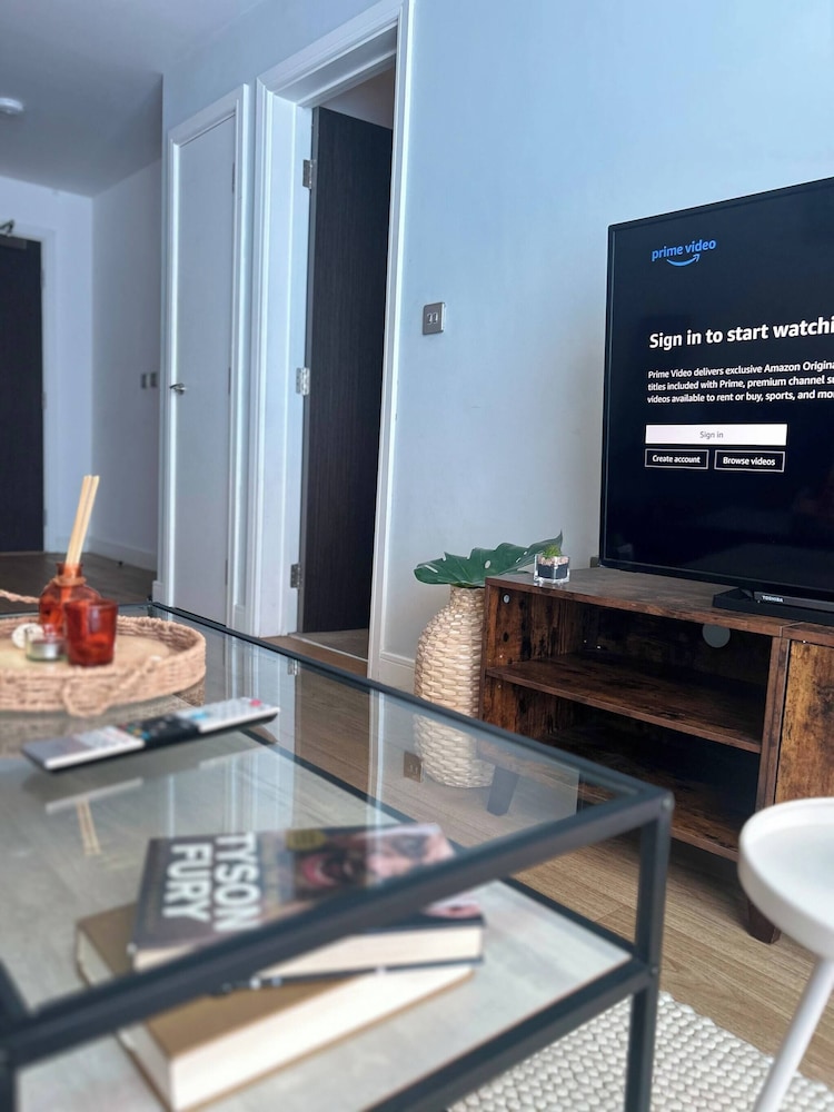 The Dyche - Central Manchester Spacious Apartment - Local Attractions