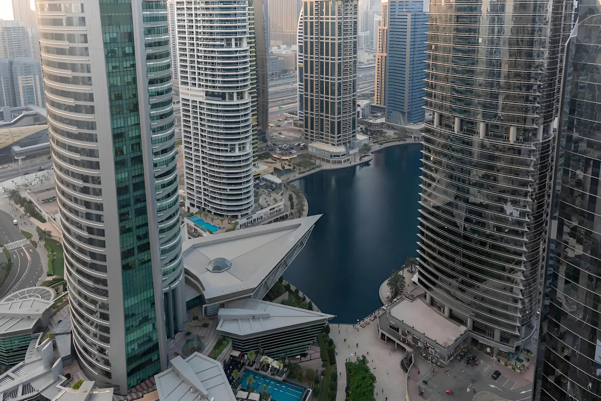 Cozy 2bdr in Jumeirah Lakes Towers