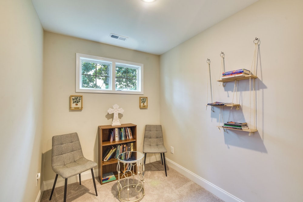 11 Mi to Fort Bragg: Family Home w/ Patio!