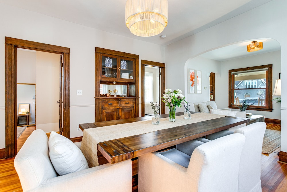 4 Mi to Downtown Denver: Washington Park Hideaway!