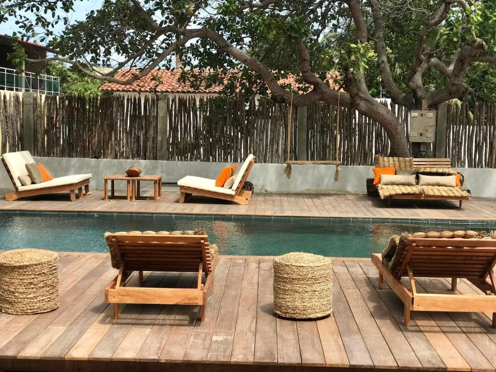 Private Complex With Swimming Pool Close to the Ocean