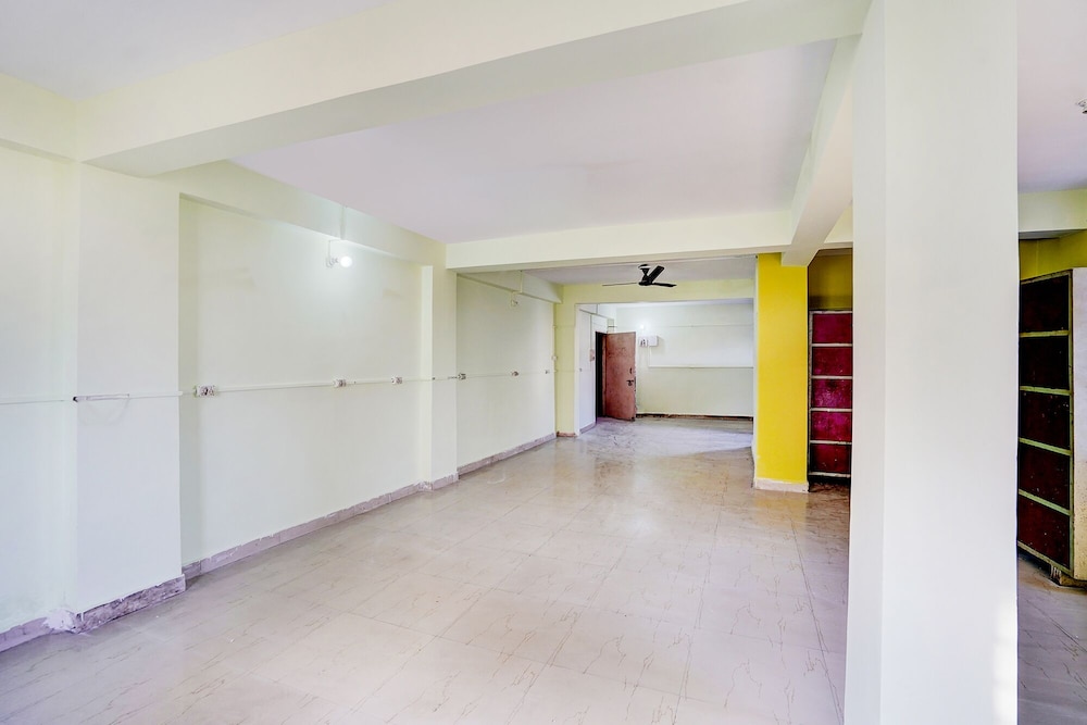 Fabhotel Triotel Inn