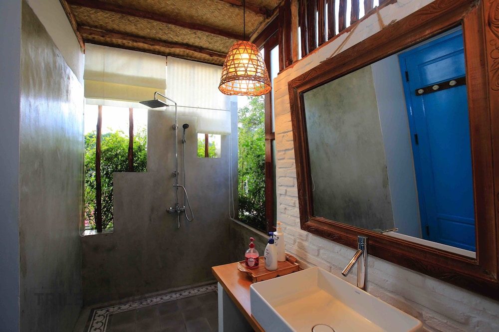 Life Beach Villa