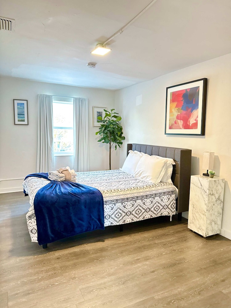 Downtown Central Parking Pet Friendly Walk