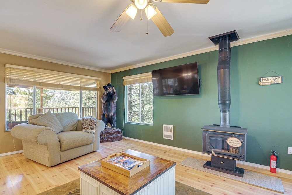 Furnished Deck & Mountain Views: Panguitch Cabin