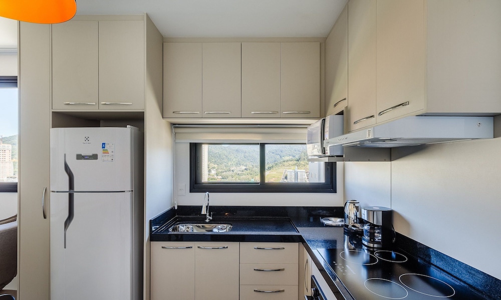 MHF II Apts Variados em Prédio com Vista para o Mar em Itapema