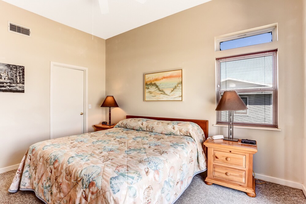812 S. Fletcher - 3 Br Cottage