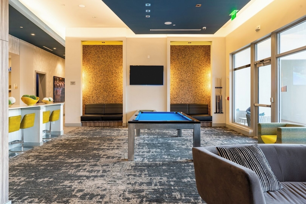 Daytona 3BR Getaway Pool, Gym, Pet Friendly