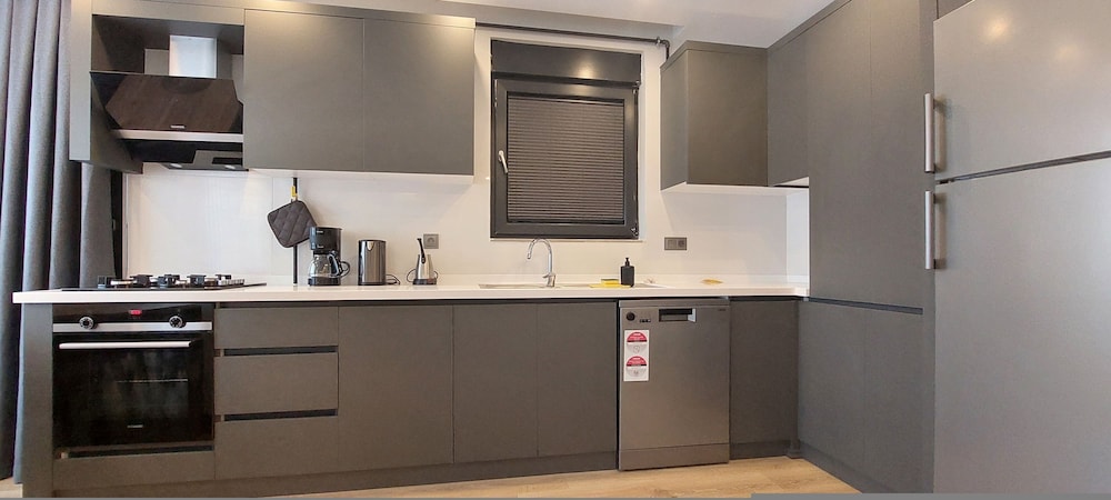 New Flat Large Living Space 3 Close to Lara Beach