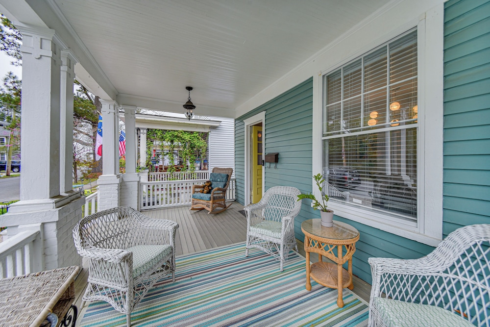 Elizabeth City Home w/ Fire Pit < 1 Mi to Downtown