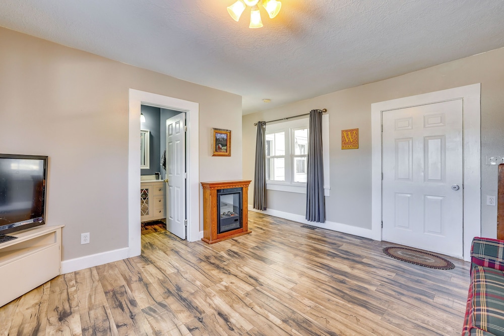 Fish, Hike & More: Garden Valley Family Home