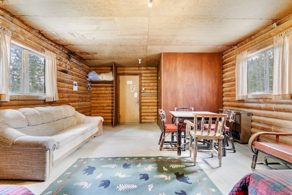 Sawtooth Lodge