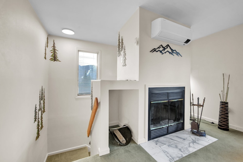Little Cloud 10m Retreat With Adirondack Charm 1 Bedroom Townhouse by The Summit at Gore Mountain