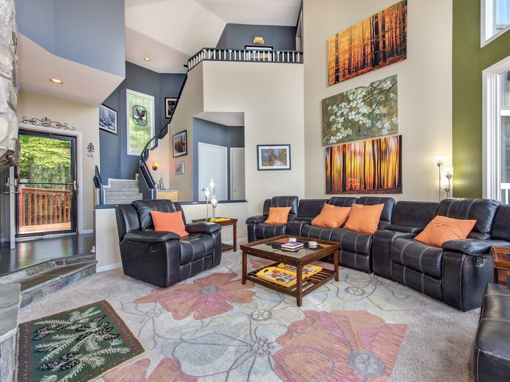 Birdsong by Jackson Mountain Rentals