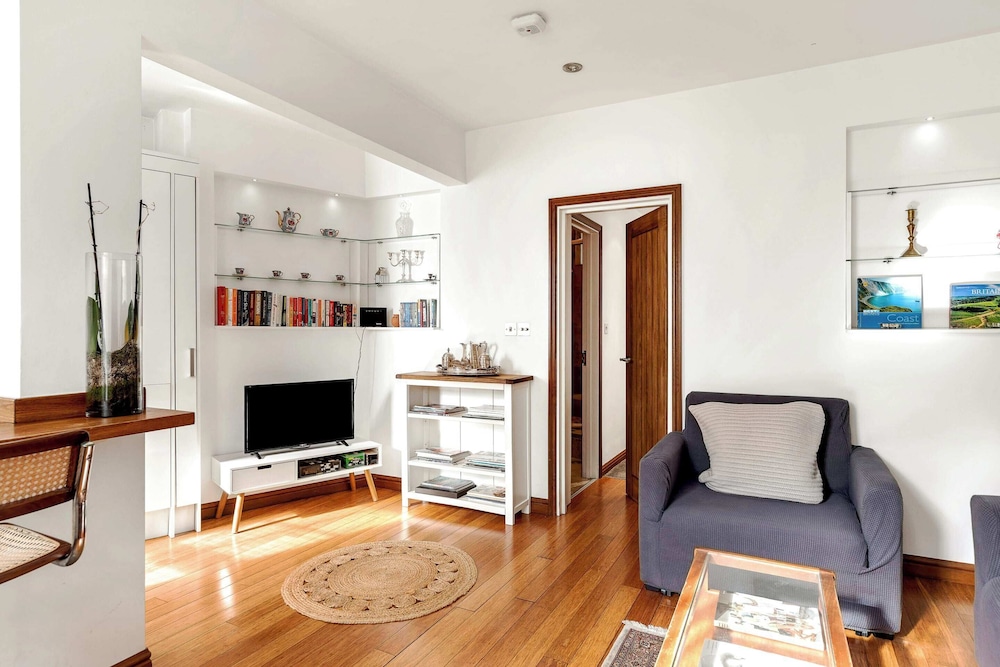 Lovely 1 Bed Home With Garden