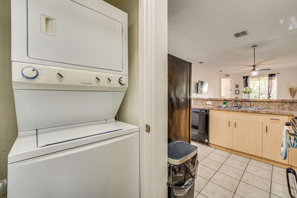 Pool Access: Family-friendly Poinciana Condo!