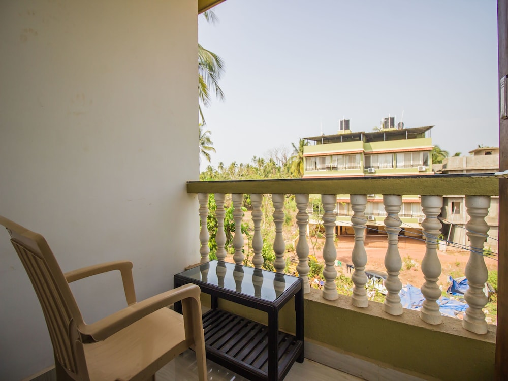 OYO 13147 Home Studio With Balcony Morjim Beach