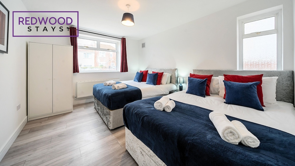 Connaught Road House in Aldershot view 5