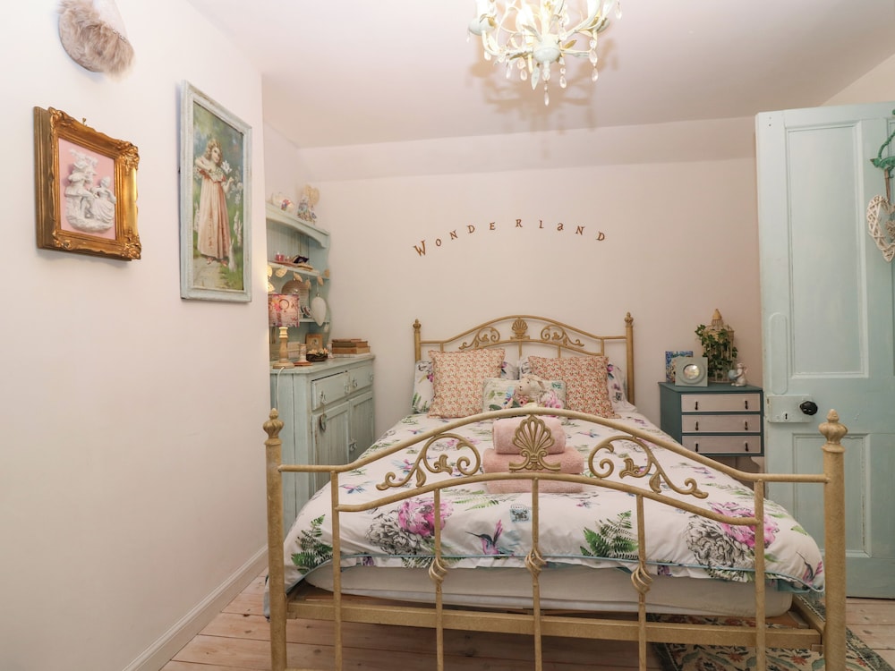 Wonderland Cottage