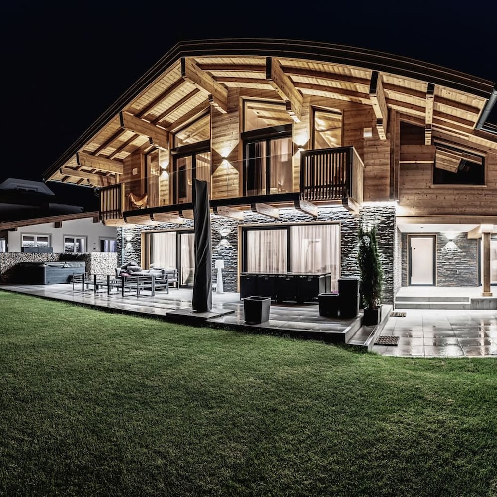 Chalet Amadeus - Designer Luxury Chalet for 14