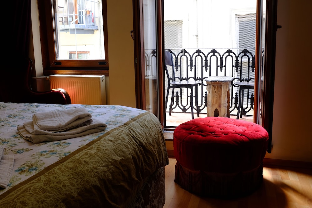 Chambers Of The Boheme - Hostel