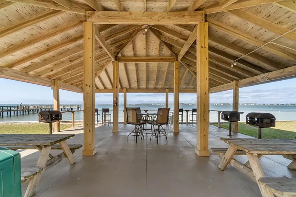 Sunset Harbor Palms 2-210 - Bayside Retreat