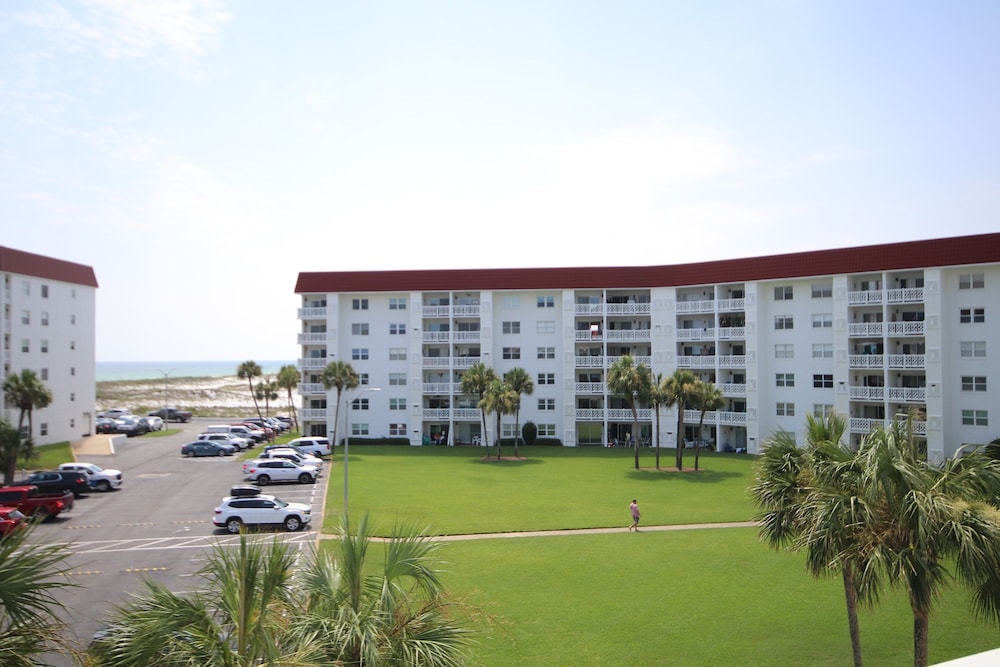 140 El Matador 2 Bedroom Home by RedAwning view 4