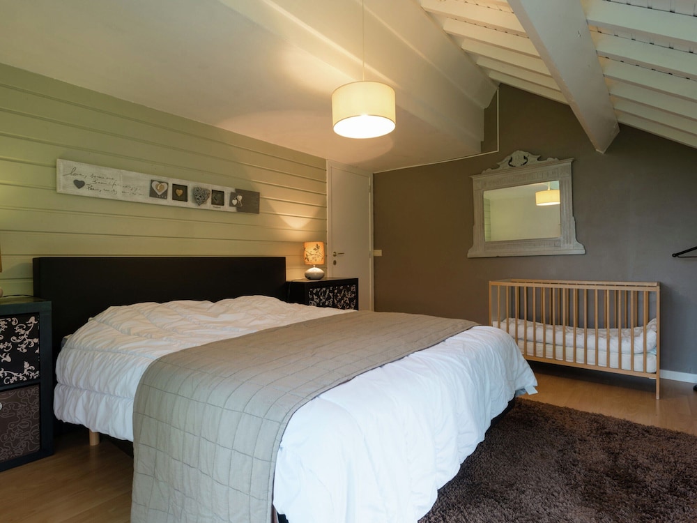 Cozy Cottage with Hot Tub, Sauna, Hammam view 3