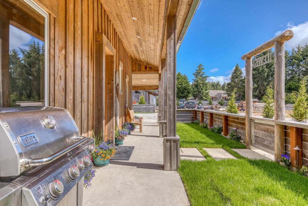 Boutique Cabin Design Luxury Hot Tub Path to Beach