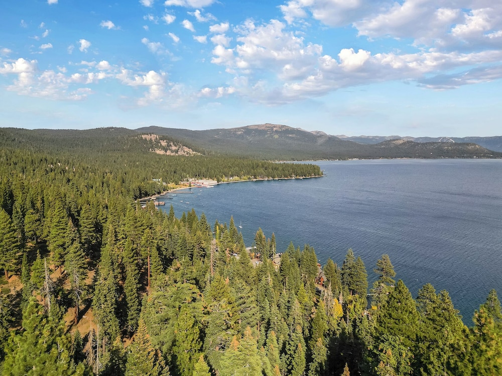 Tahoe Mountain Retreat Sleeps 12!