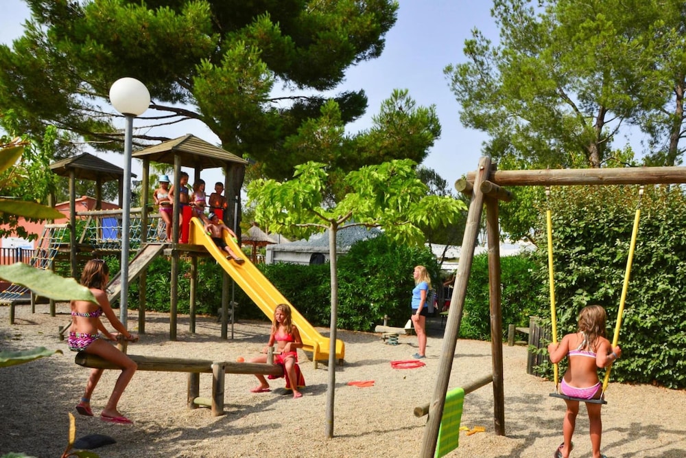 Mobile Home in Bessan With Terrace