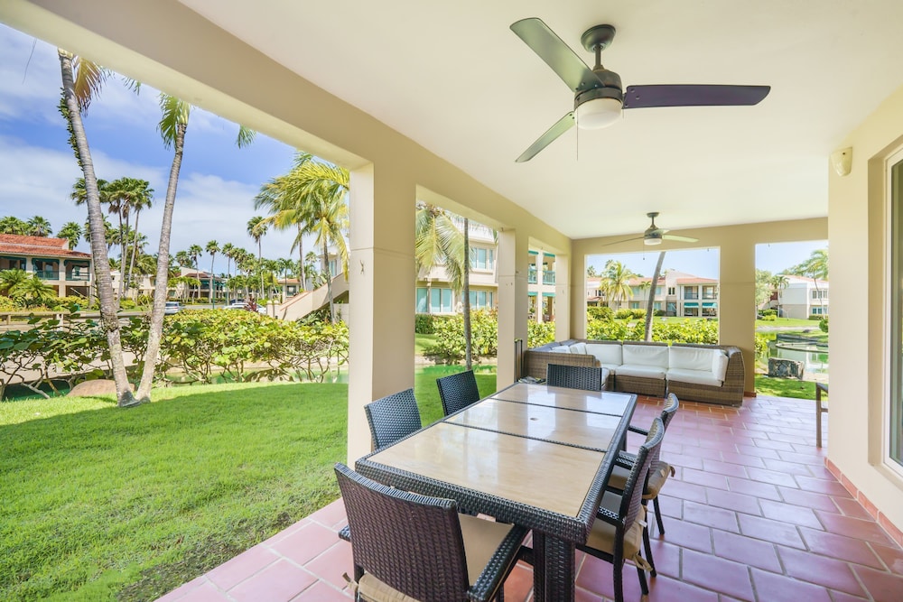 Family Villa Oleana Waterviews Oceanfront With Water and Generator