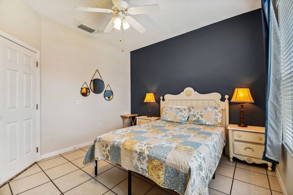 4BR Lake Berkley Home w/ Private Pool