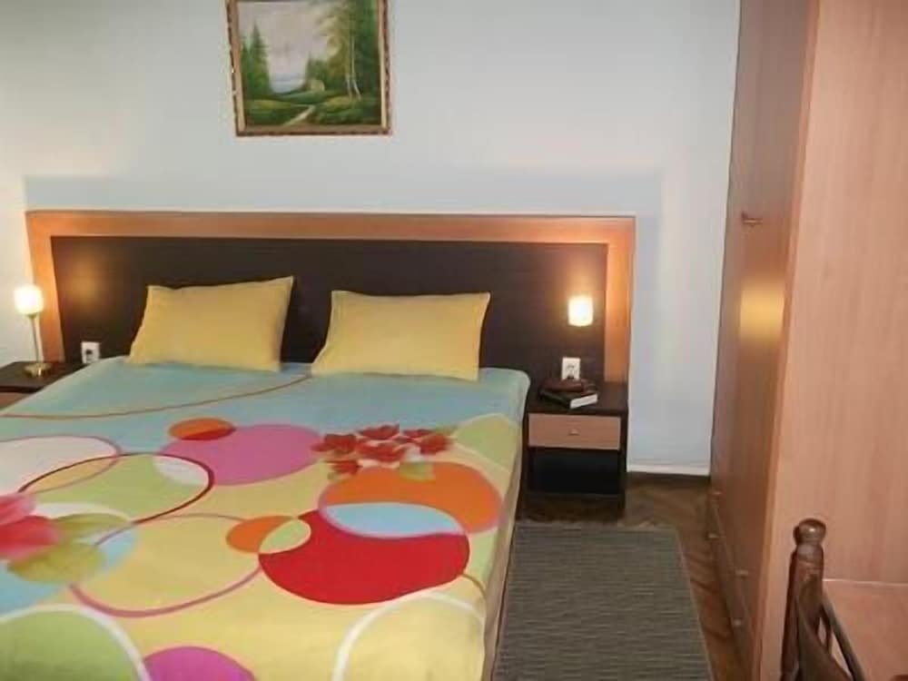 Photo 9