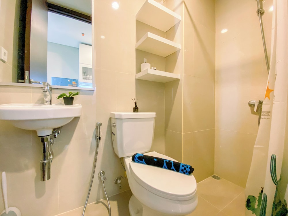 Cozy and Enjoy Living Studio at Vasaka Solterra Apartment