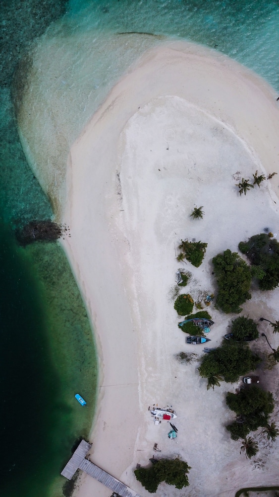 Hide Inn Blue photo 2