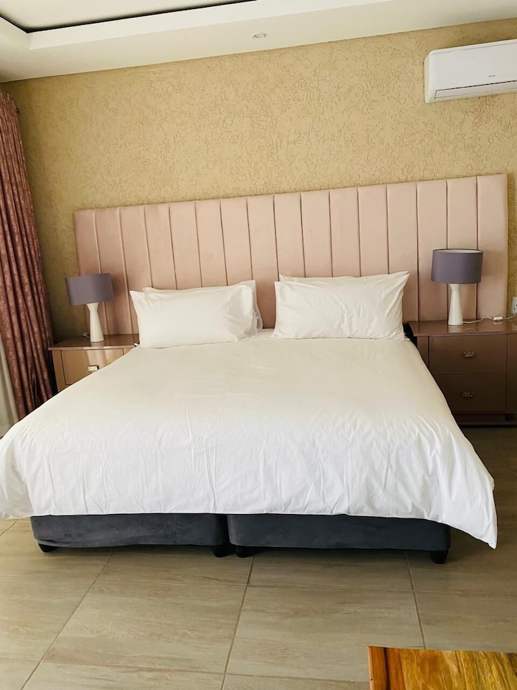 GEORGE B BOUTIQUE LODGE