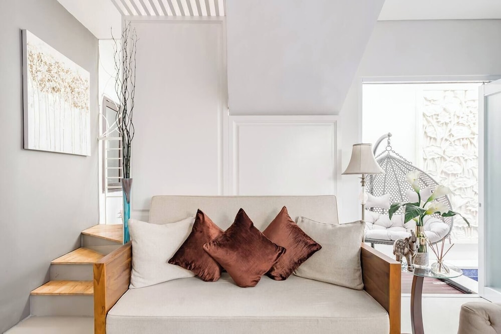Saka Luxury Villa