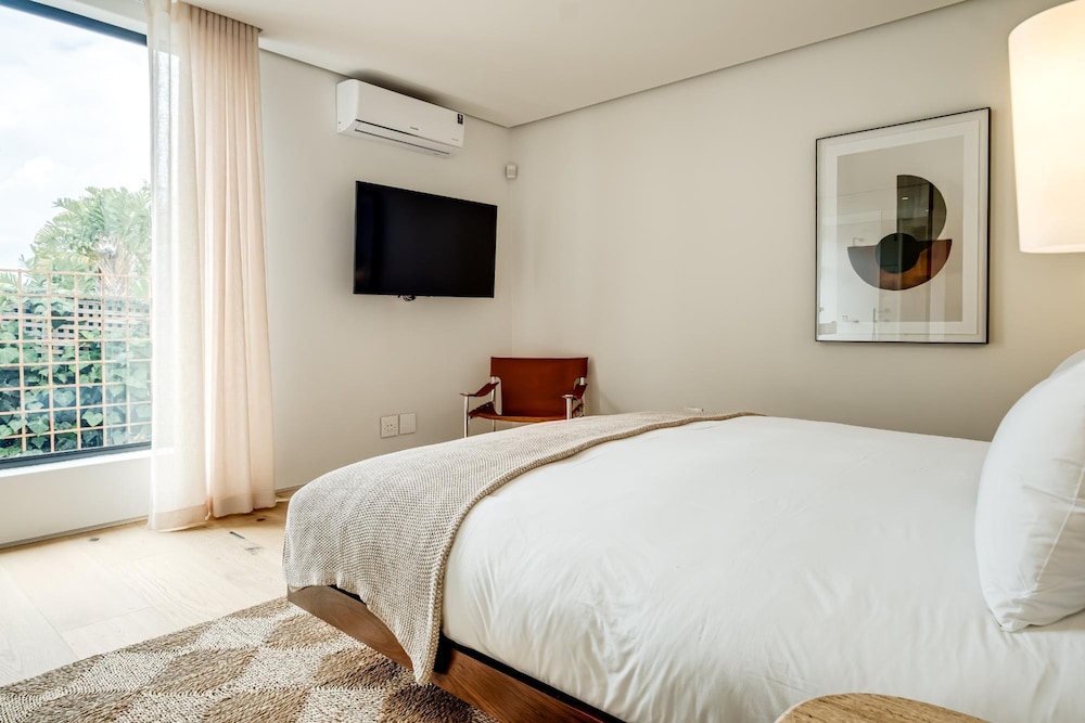Mountain View Holiday Villa w Garden and Pool Iliwa