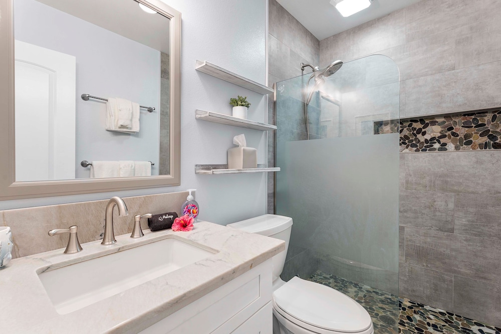 Ocean Front! - Second Floor With AC & Lanai! - Vrkcv