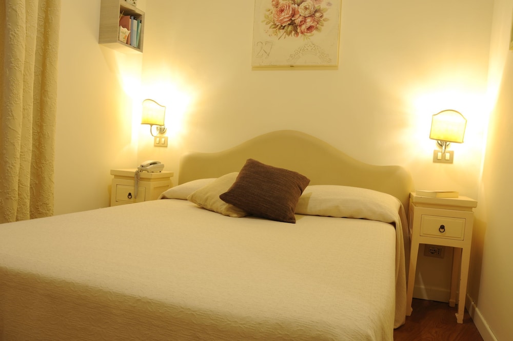 95 Rooms in Rome