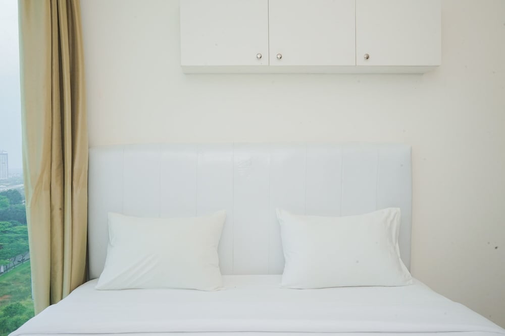 Homey And Cozy Studio Room At Tree Park City Bsd Apartment view 3